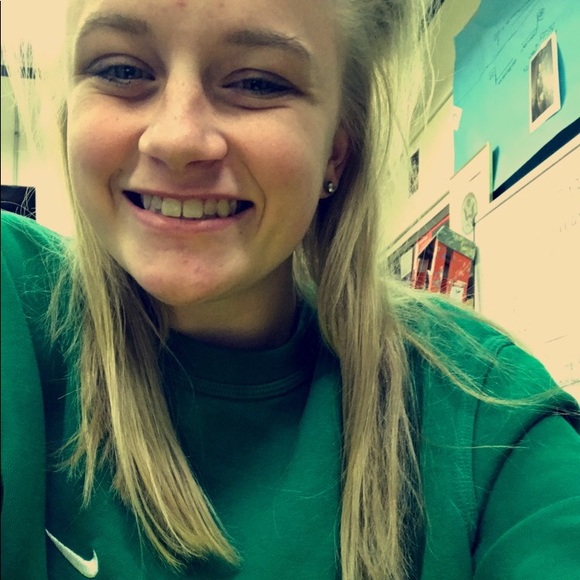 Meet your Posher, Trinity - Picture 2 of 2